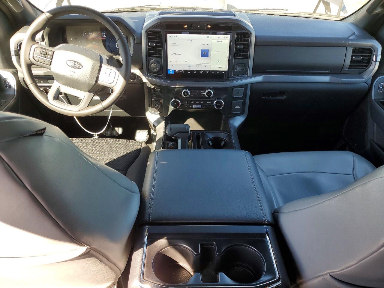 2025 FORD F150 XLT photo 8