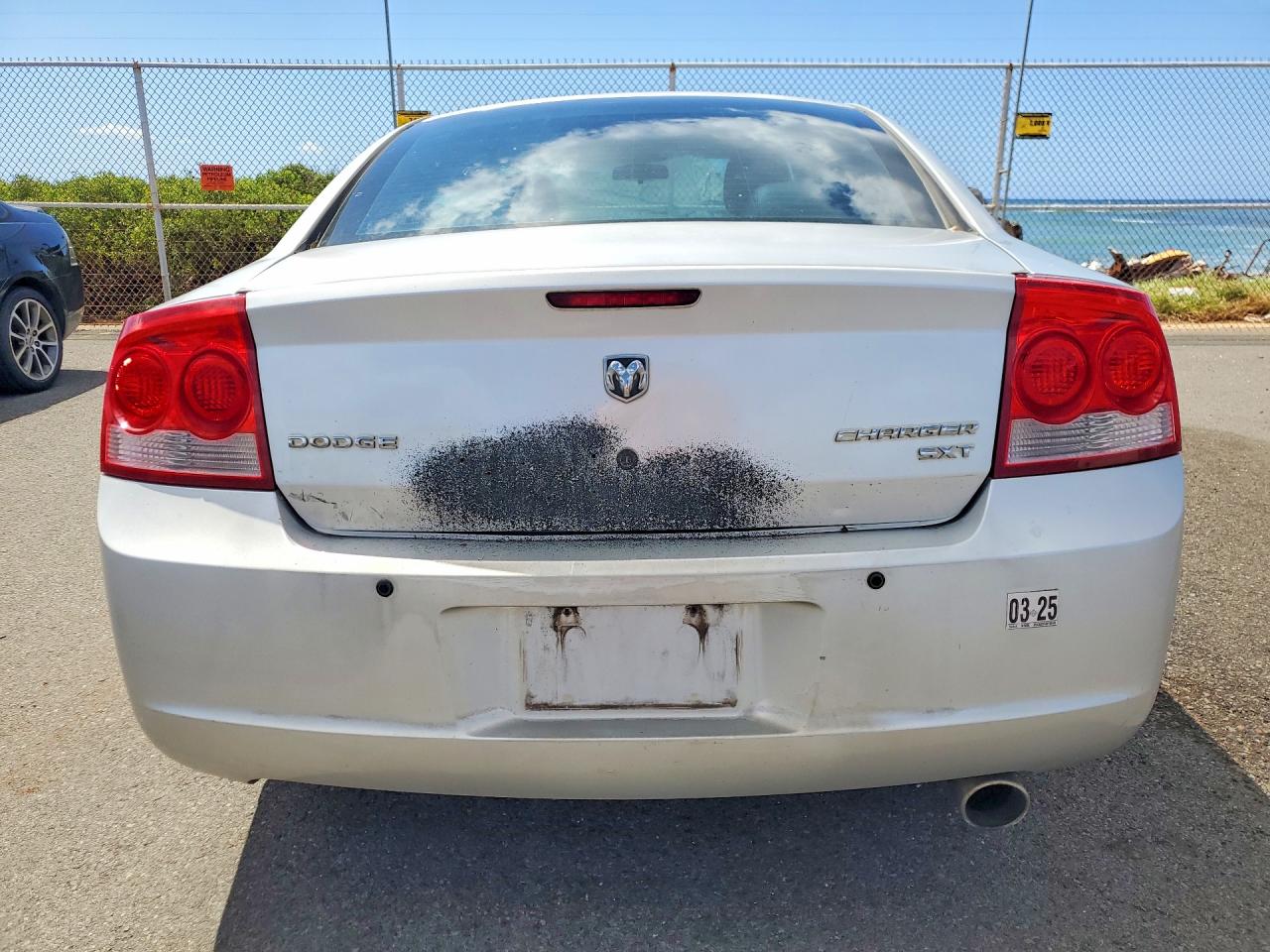 2010 DODGE CHARGER SXT photo 6