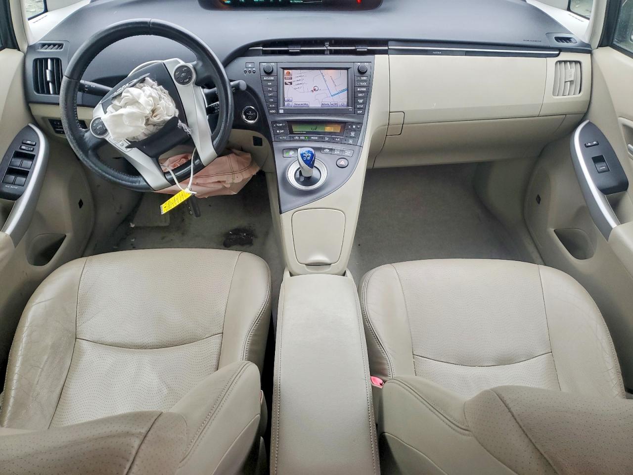 2011 TOYOTA PRIUS FOUR photo 15