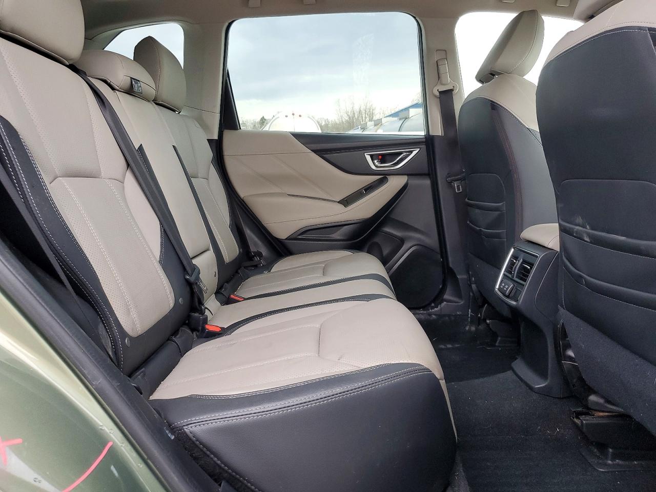 2020 SUBARU FORESTER photo 31