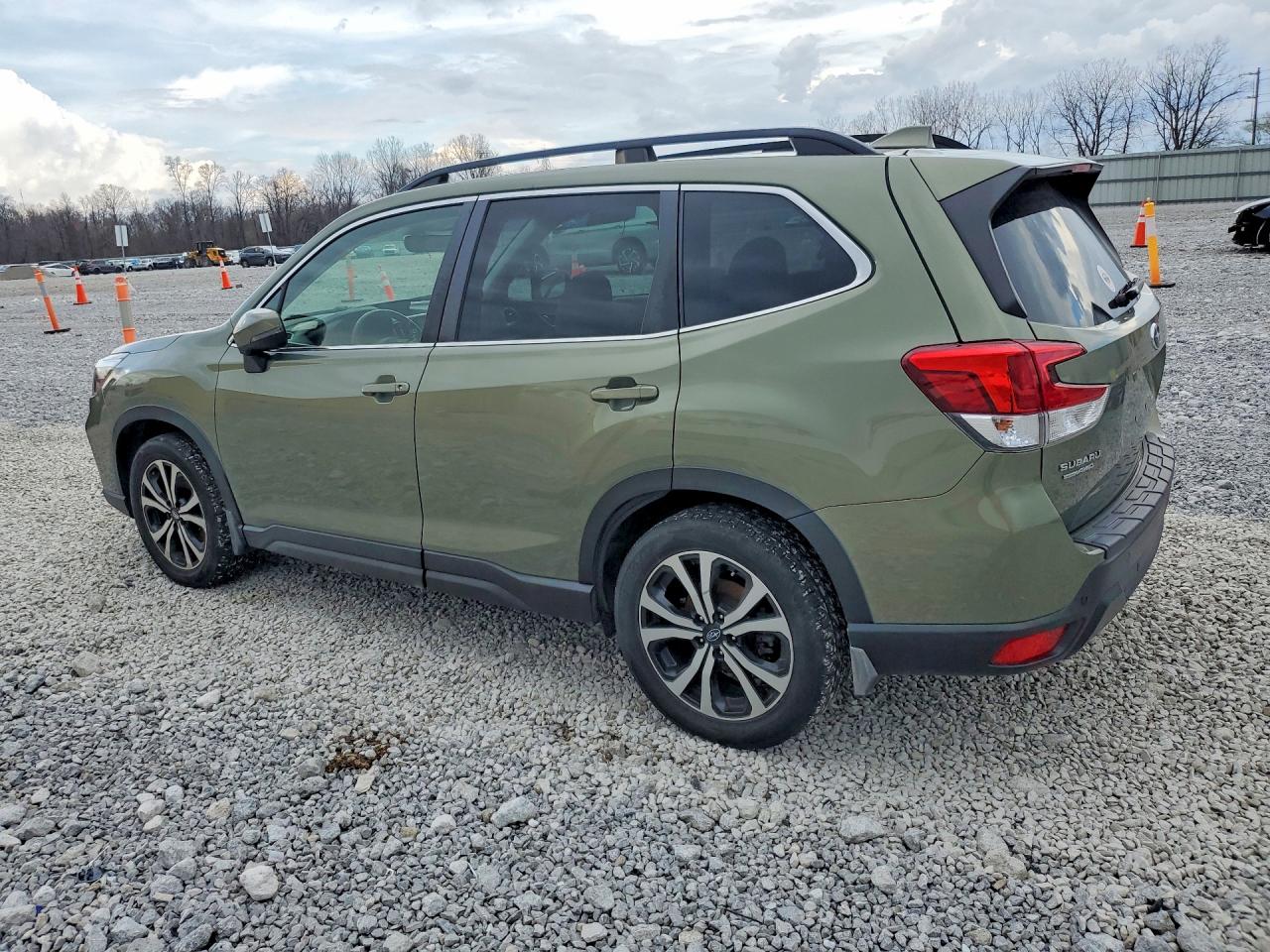 2020 SUBARU FORESTER photo 4