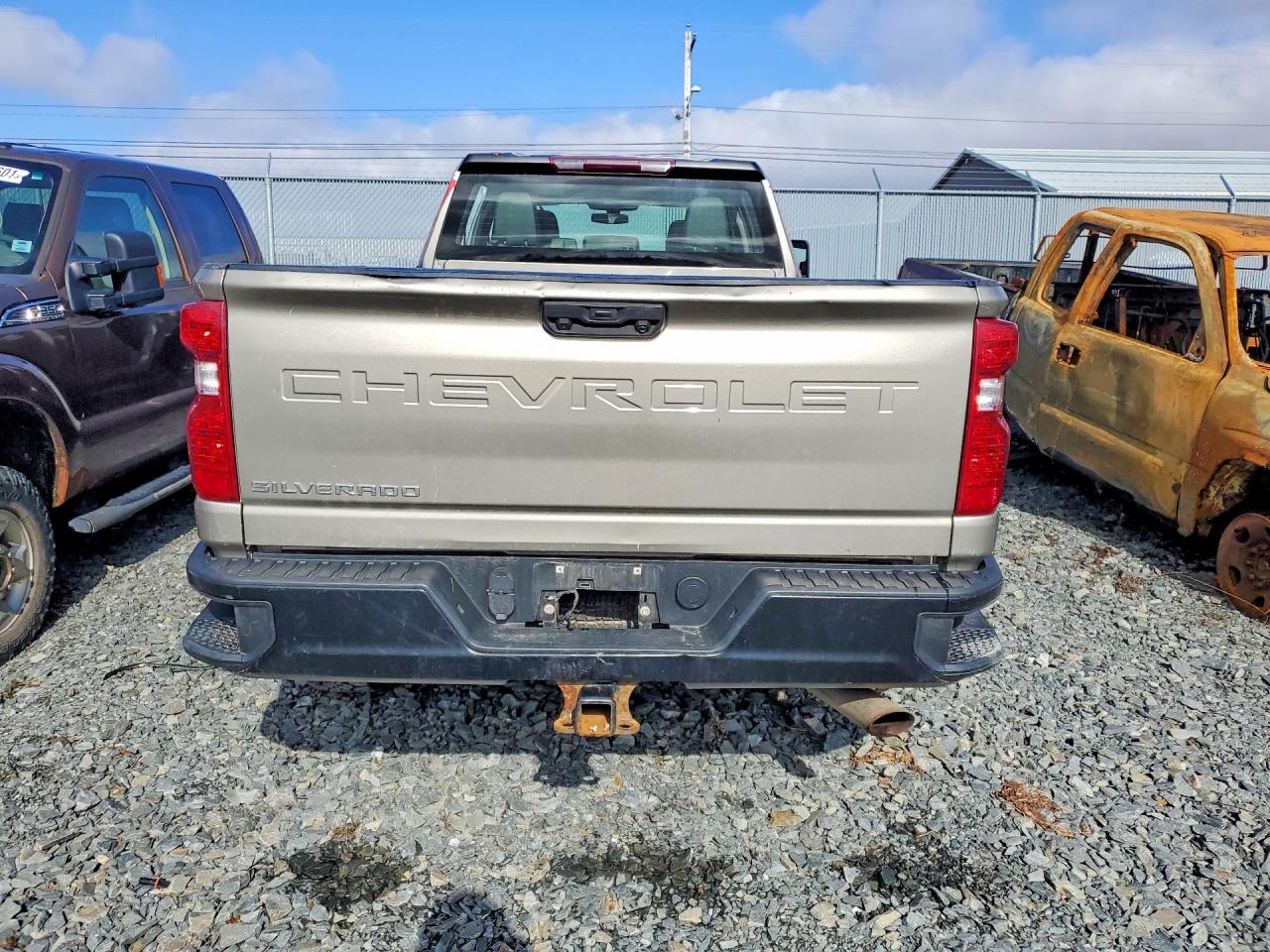 2021 CHEVROLET SILVERADO C2500 HEAVY DUTY photo 6
