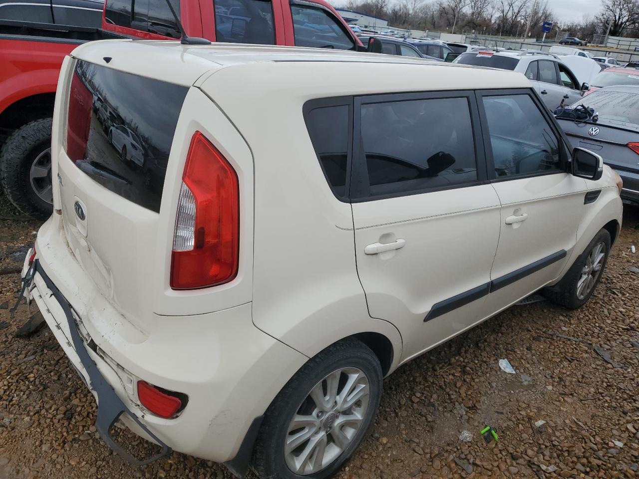 2013 KIA SOUL + photo 5