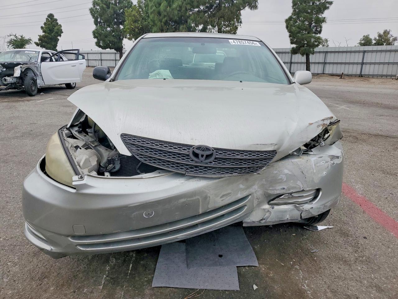 2002 TOYOTA CAMRY LE photo 13