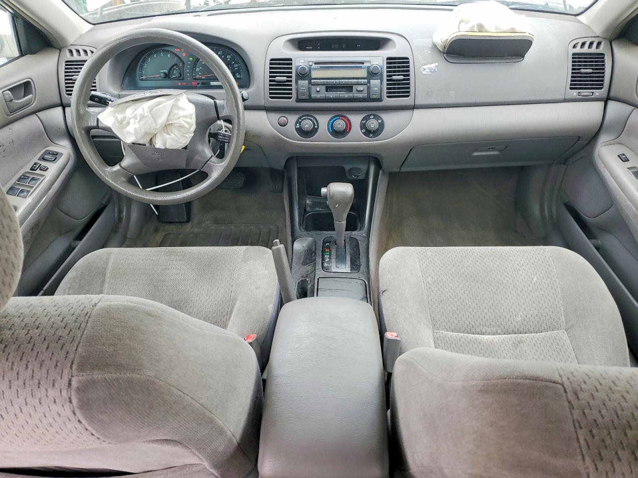 2002 TOYOTA CAMRY LE photo 22