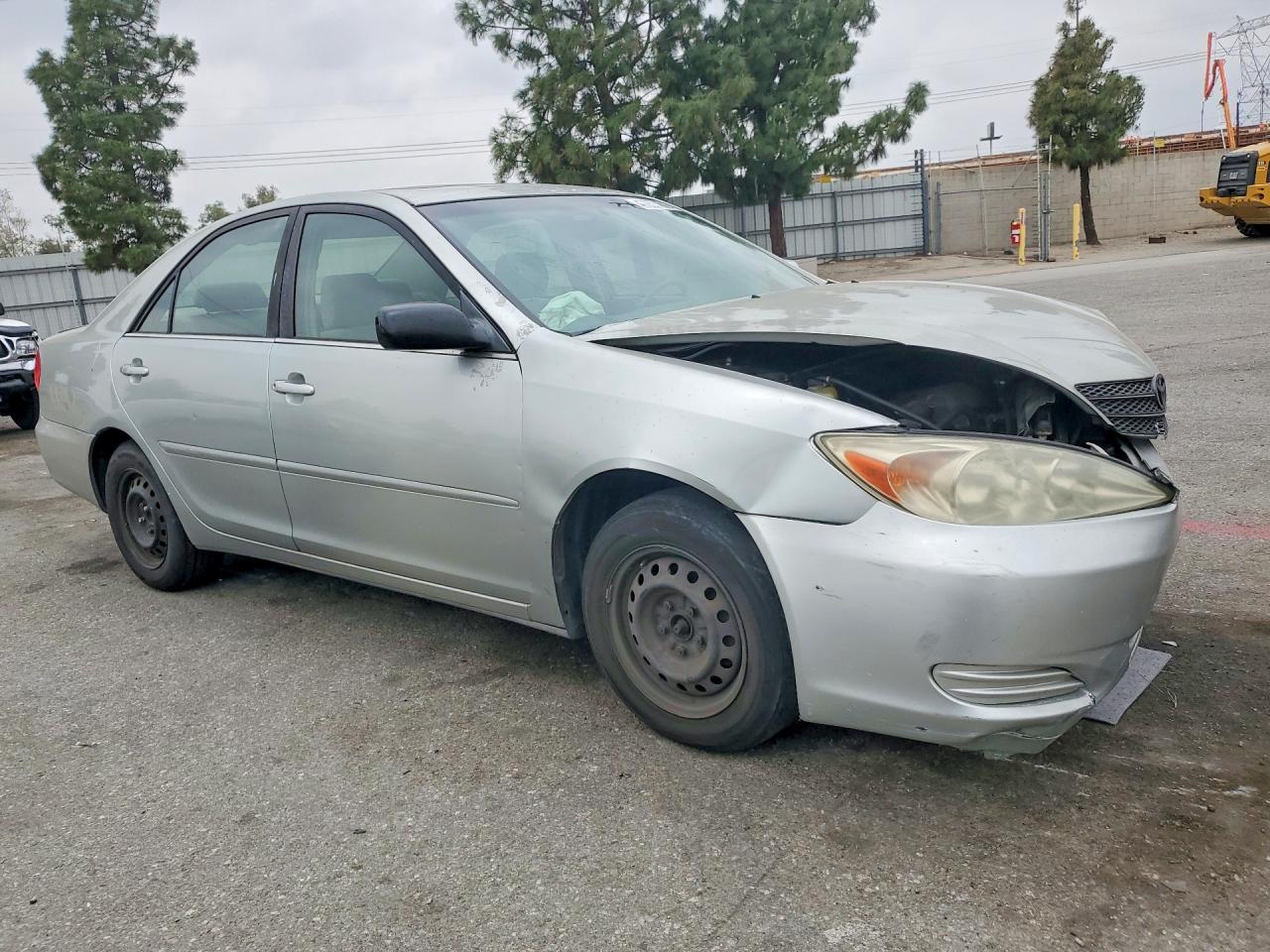 2002 TOYOTA CAMRY LE photo 10
