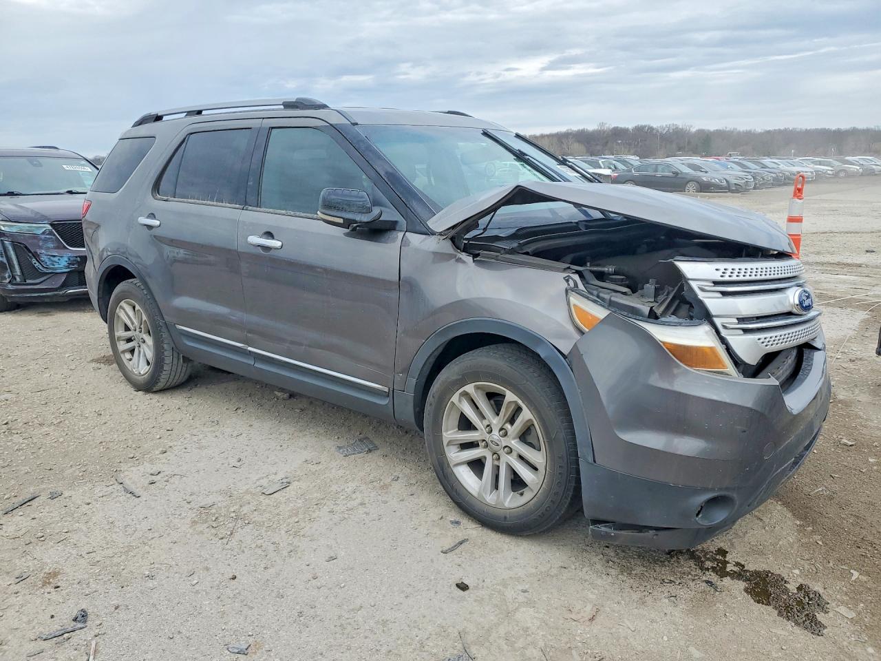 2011 FORD EXPLORER XLT photo 10