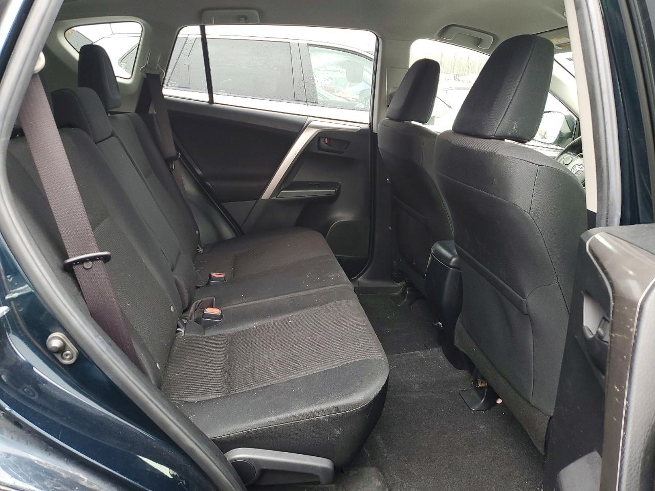 2018 TOYOTA RAV4 LE photo 21
