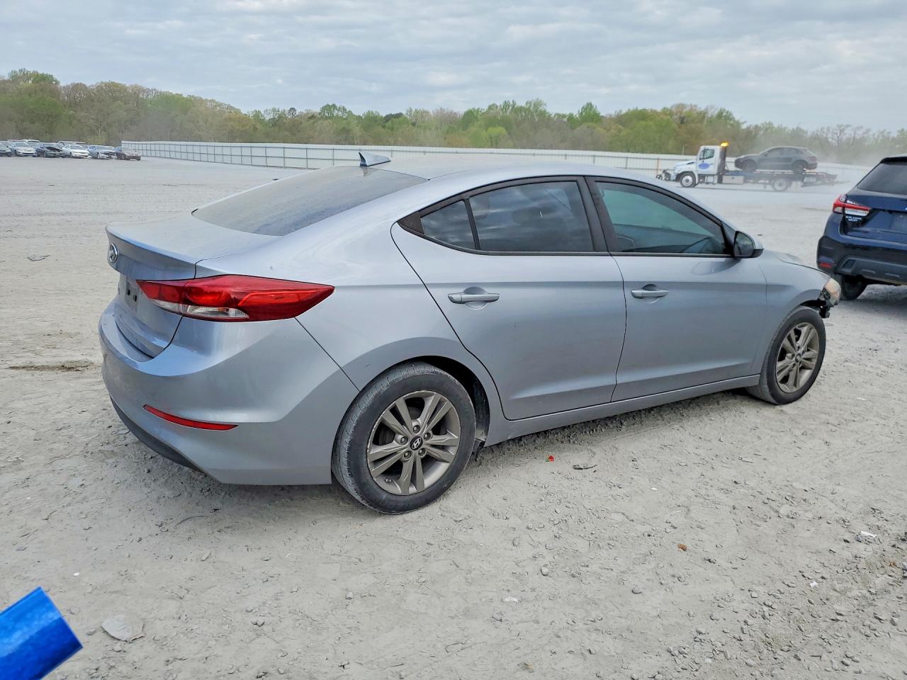 2017 HYUNDAI ELANTRA SE photo 3