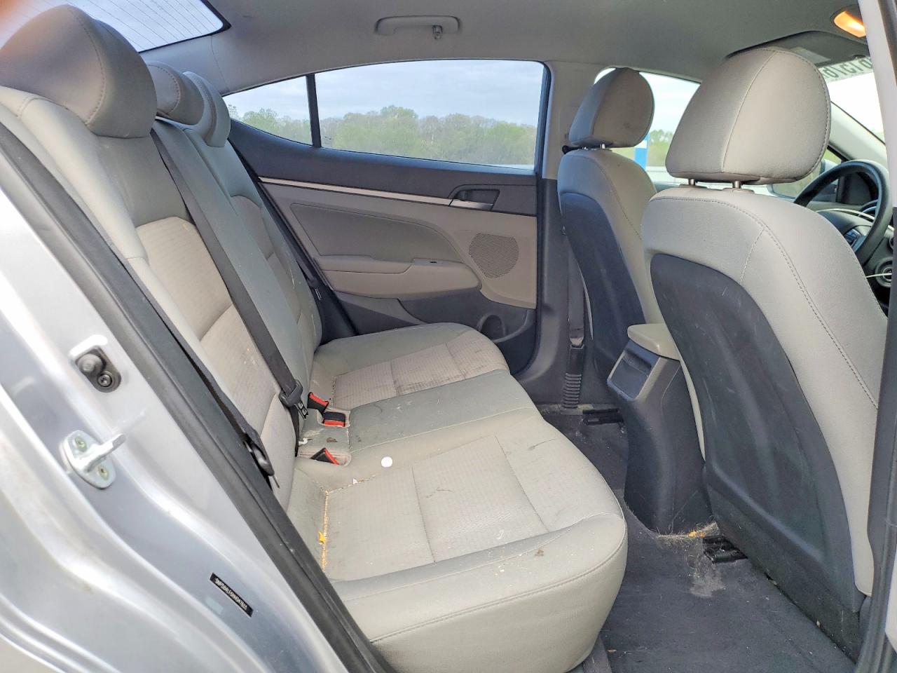 2017 HYUNDAI ELANTRA SE photo 10