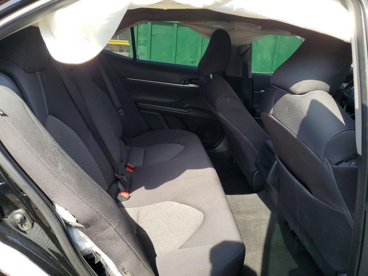 2024 TOYOTA CAMRY LE photo 19