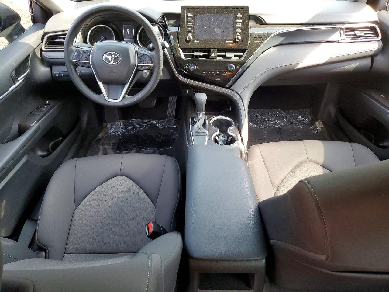2024 TOYOTA CAMRY LE photo 15