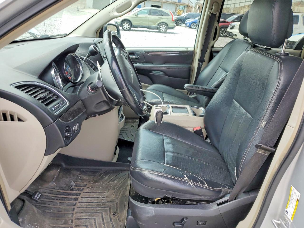 2012 CHRYSLER TOWN & COUNTRY TOURING photo 19