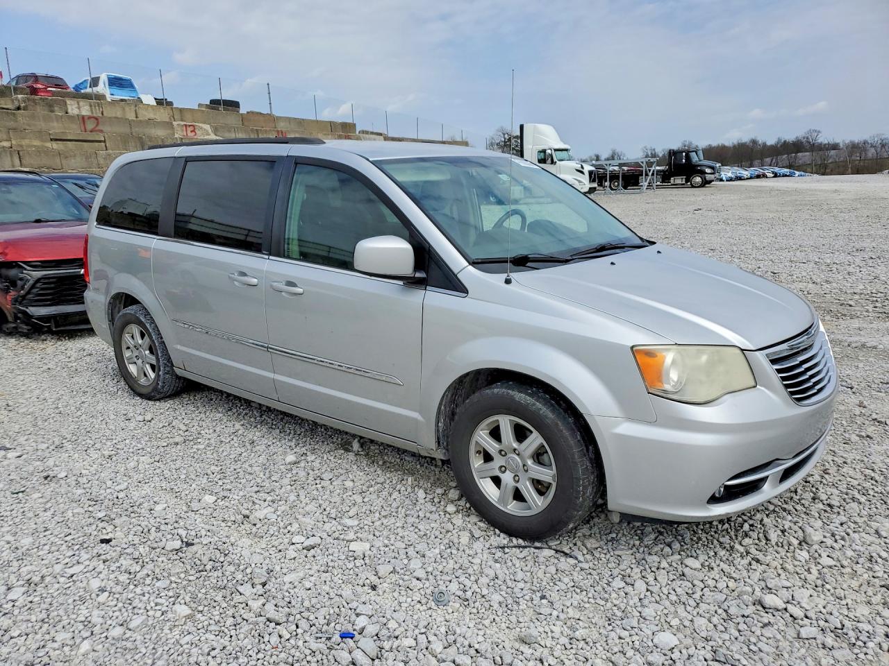 2012 CHRYSLER TOWN & COUNTRY TOURING photo 10