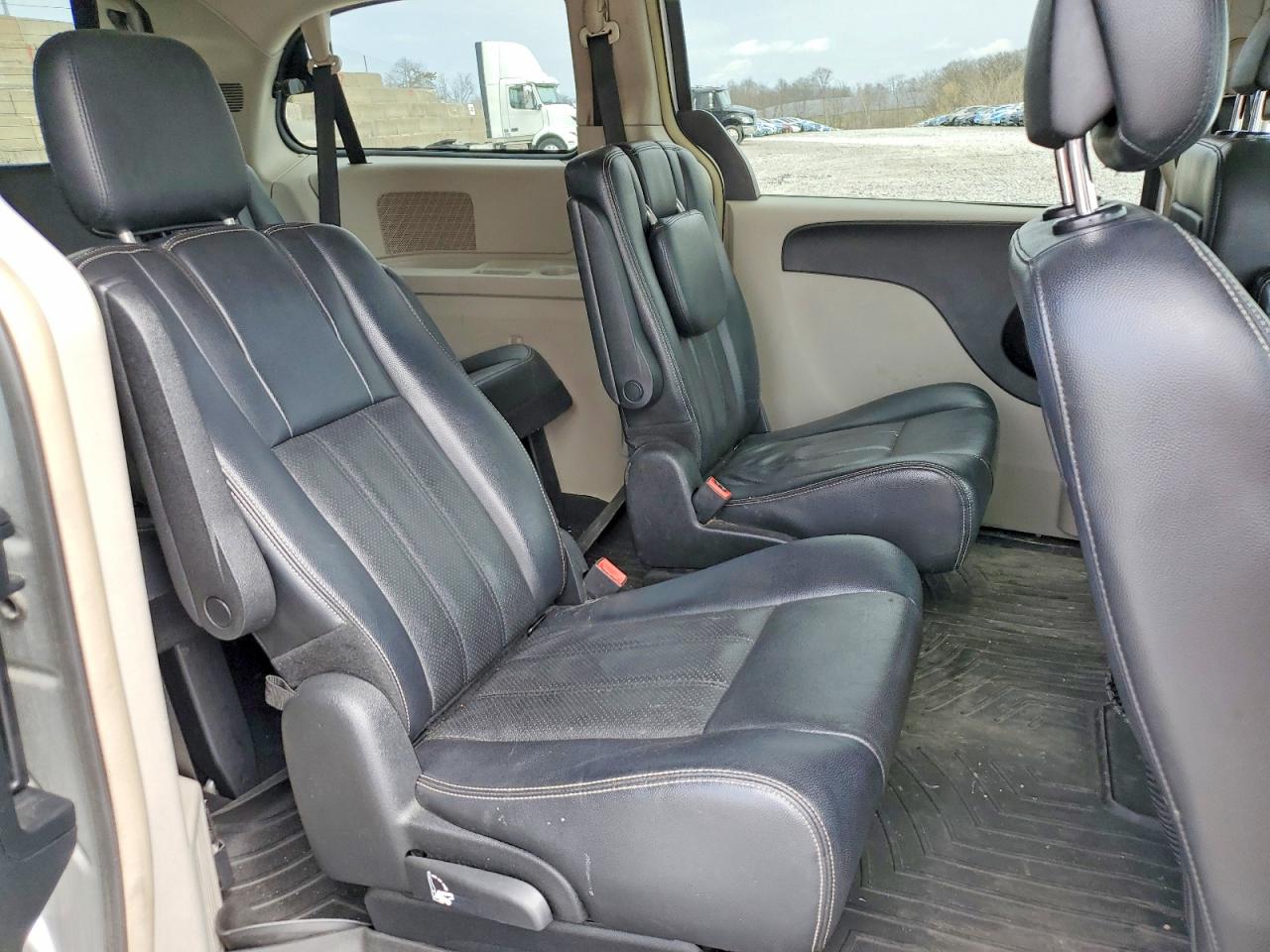 2012 CHRYSLER TOWN & COUNTRY TOURING photo 31