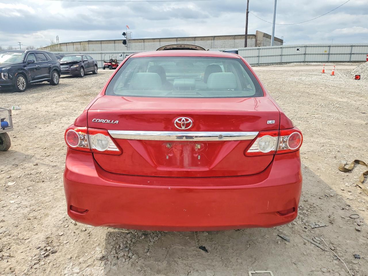 2013 TOYOTA COROLLA LE photo 11