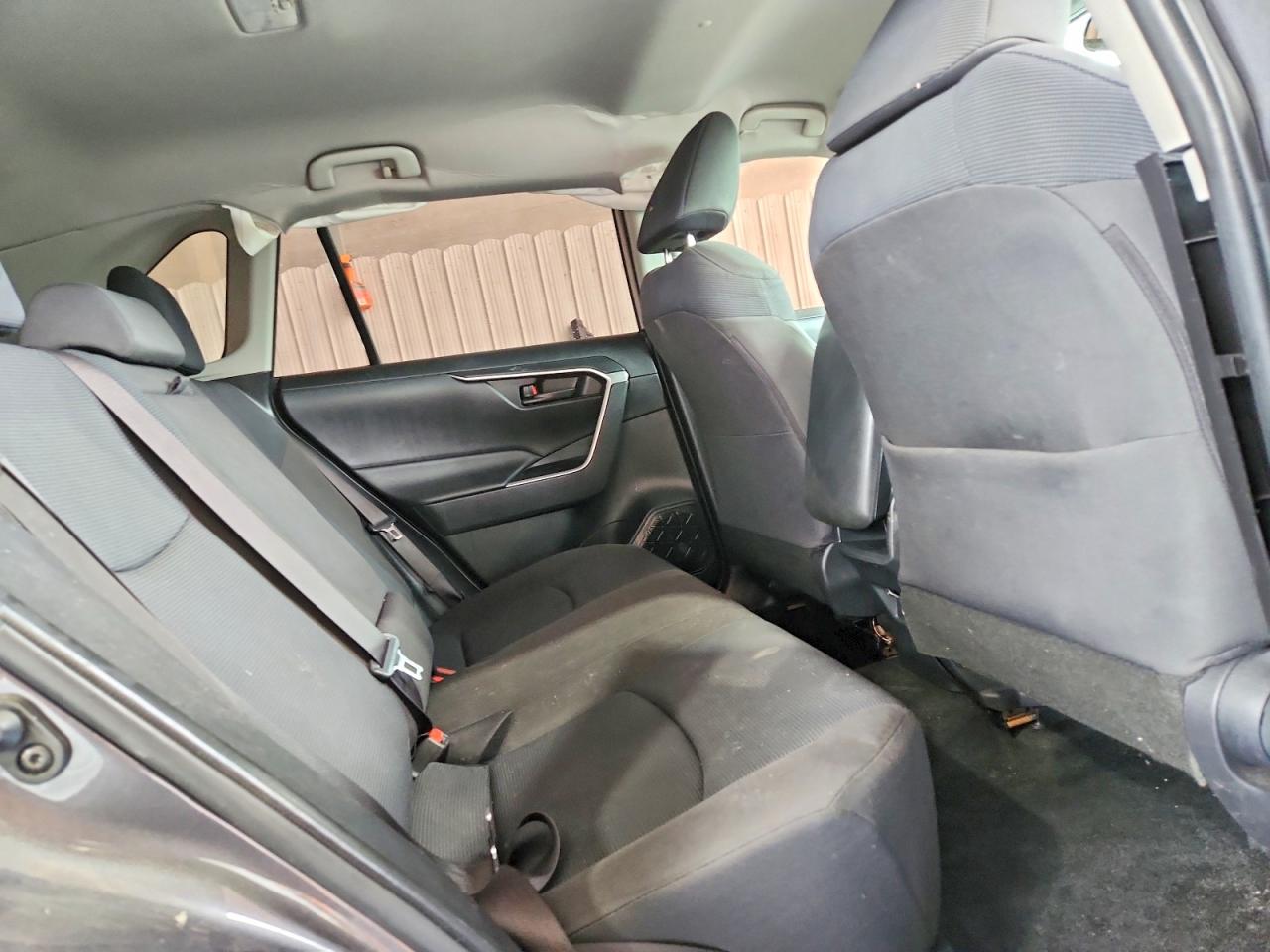 2019 TOYOTA RAV4 LE photo 21