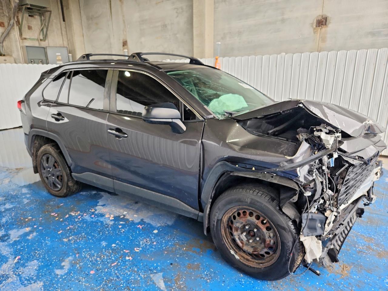 2019 TOYOTA RAV4 LE photo 7