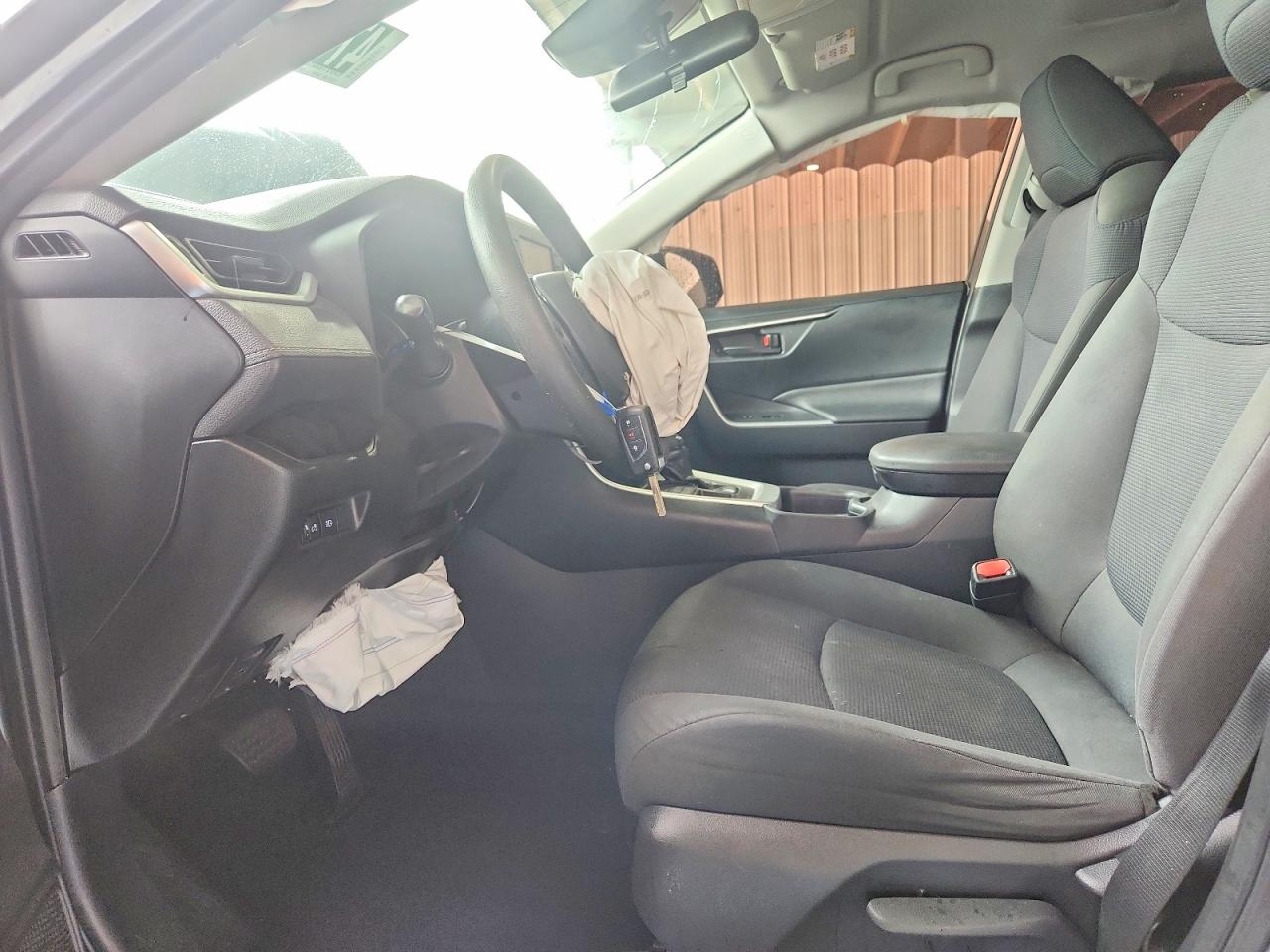 2019 TOYOTA RAV4 LE photo 13