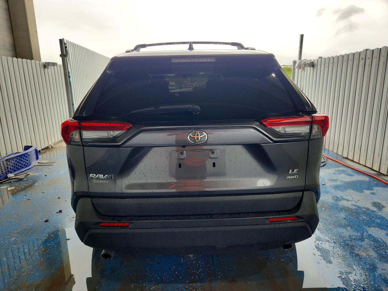 2019 TOYOTA RAV4 LE photo 11