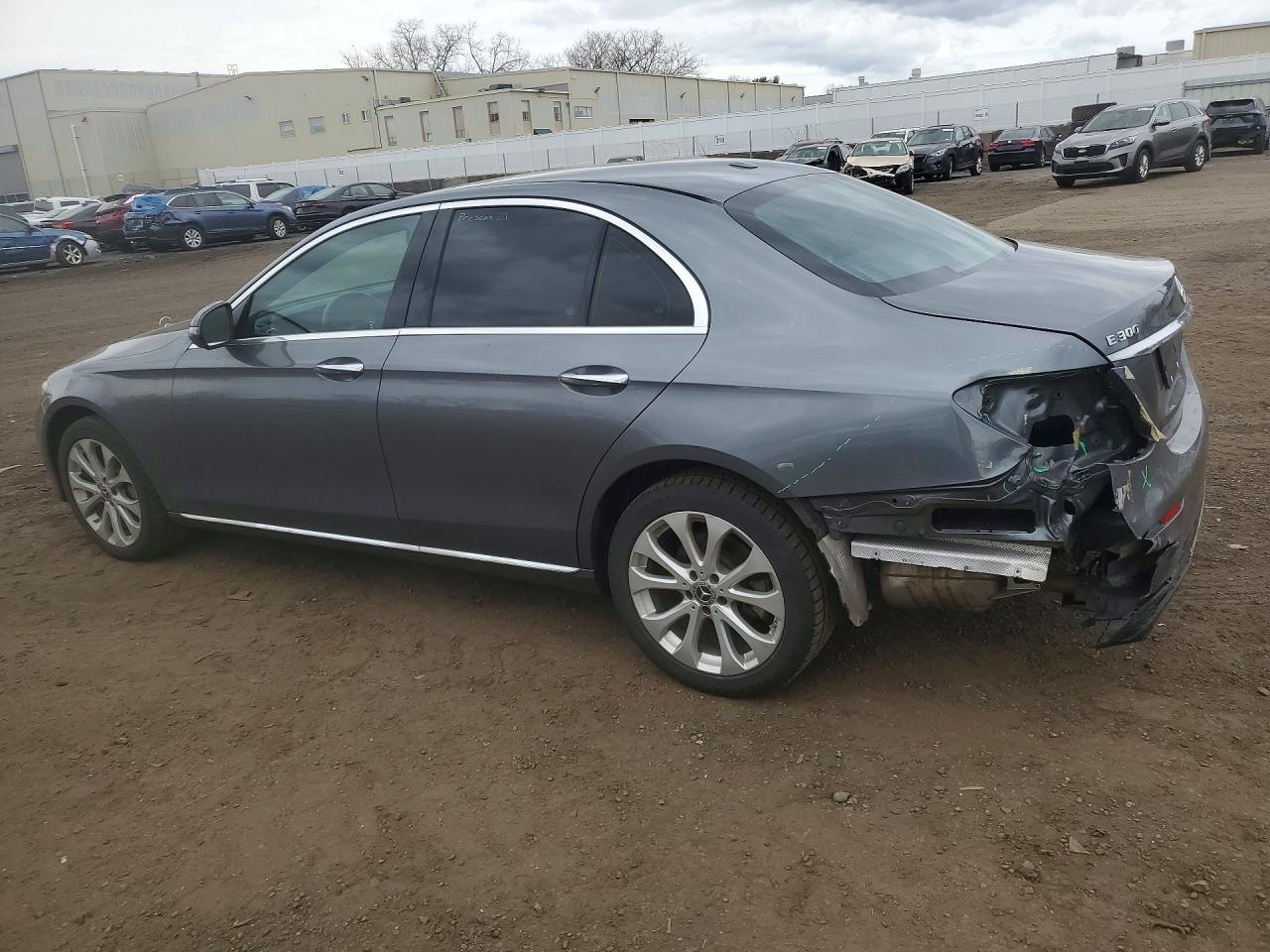 2017 MERCEDES-BENZ E 300 4MATIC photo 2