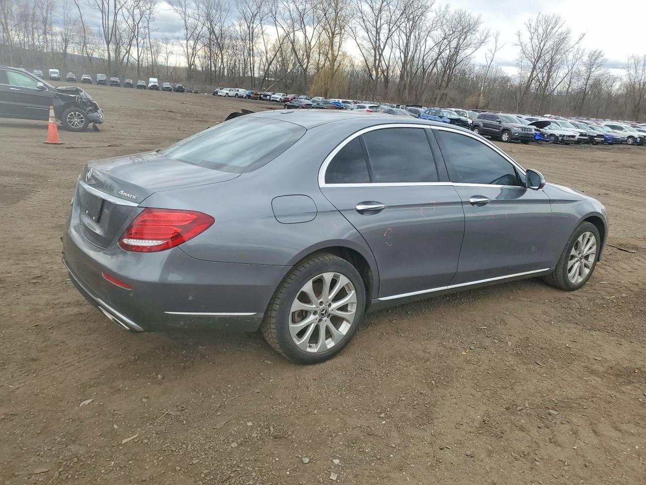 2017 MERCEDES-BENZ E 300 4MATIC photo 3