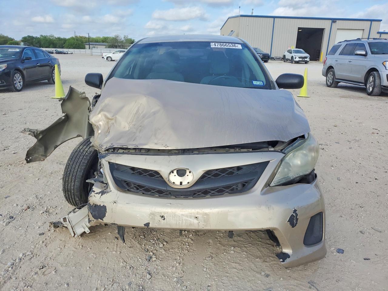 2011 TOYOTA COROLLA BASE photo 5