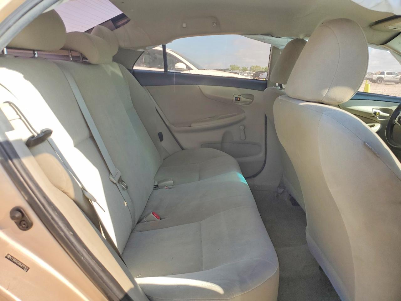 2011 TOYOTA COROLLA BASE photo 10