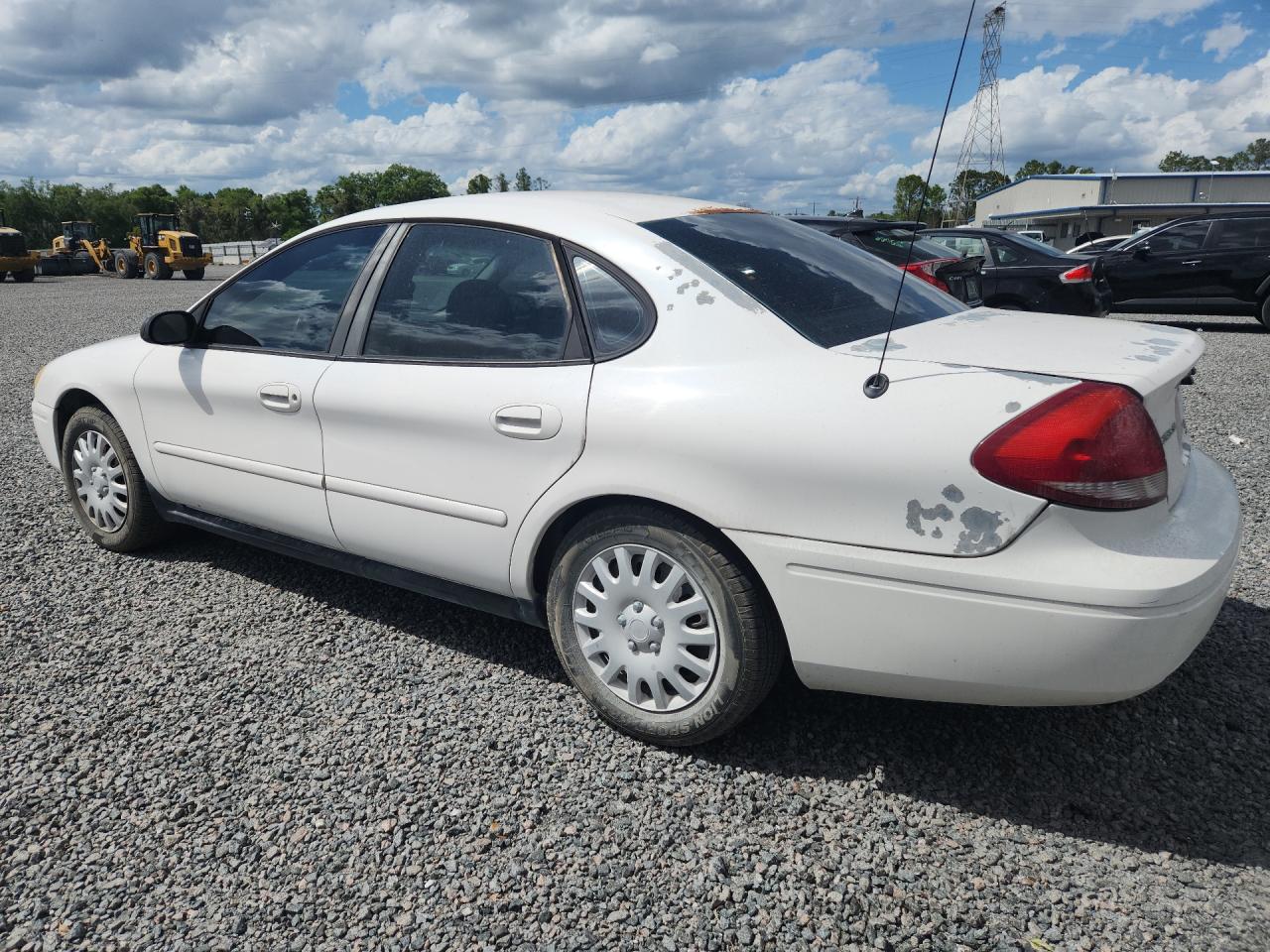 2006 FORD TAURUS SE photo 2