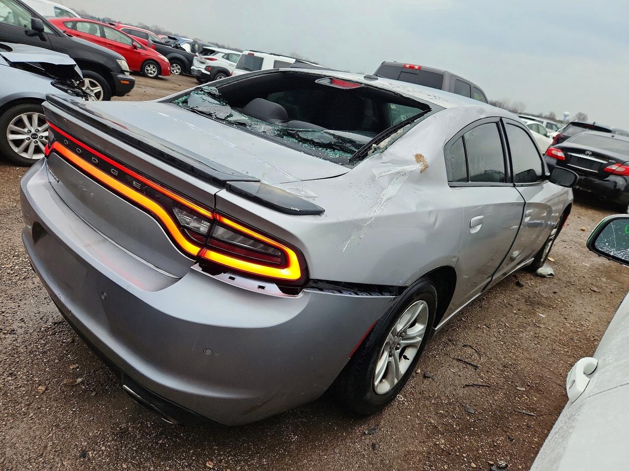 2016 DODGE CHARGER SE photo 3