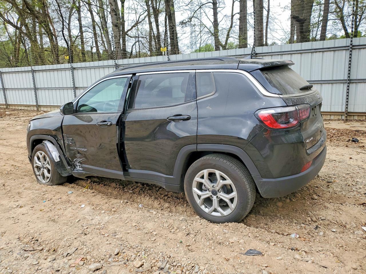 2025 JEEP COMPASS LATITUDE photo 4