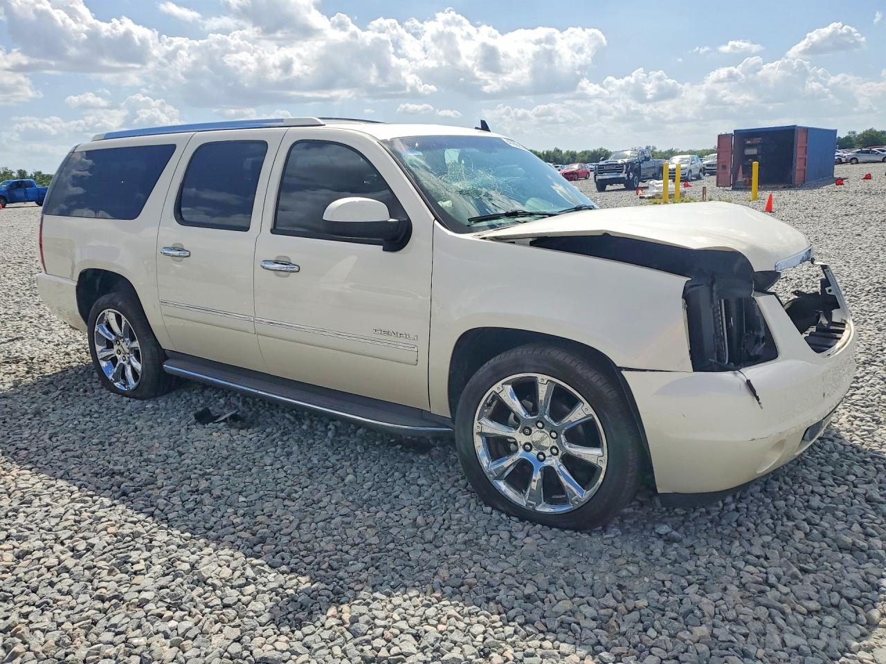 2013 GMC YUKON XL DENALI photo 7