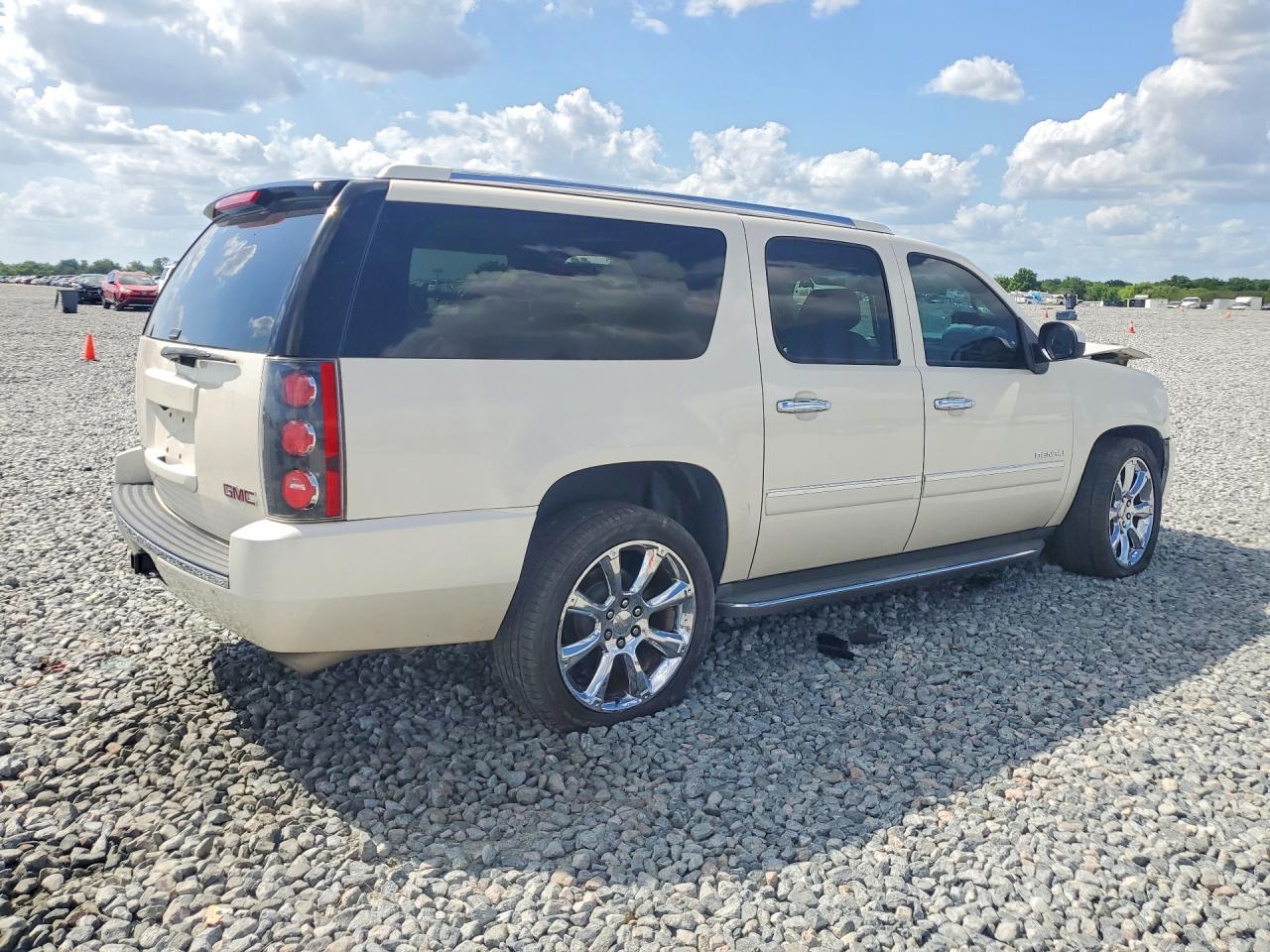 2013 GMC YUKON XL DENALI photo 5