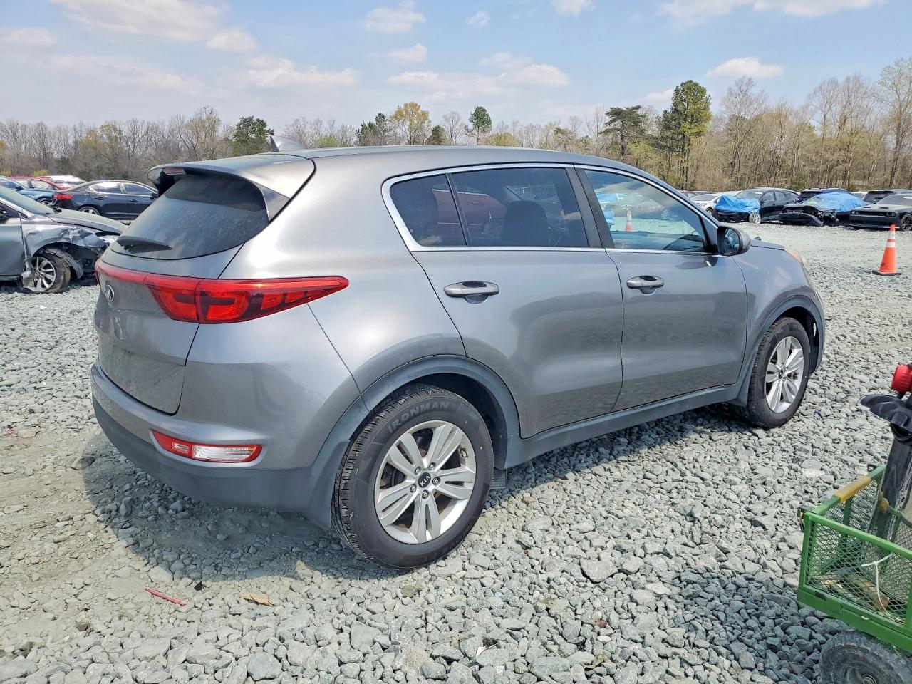 2017 KIA SPORTAGE LX photo 5