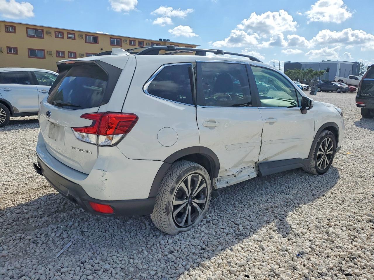 2019 SUBARU FORESTER LIMITED photo 3