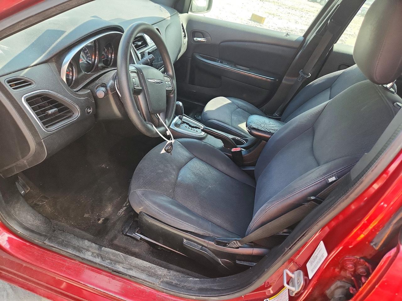 2013 CHRYSLER 200 LX photo 13