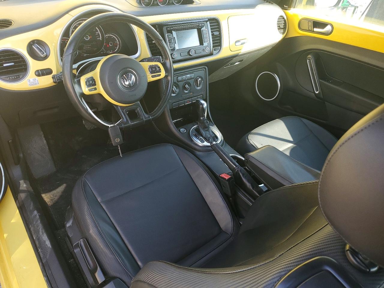 2013 VOLKSWAGEN BEETLE photo 15