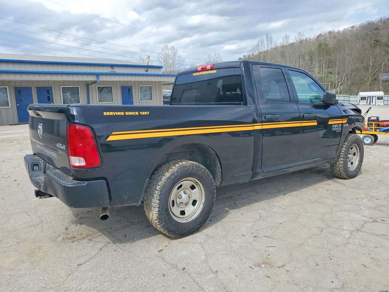 2021 RAM 1500 CLASSIC TRADESMAN photo 3