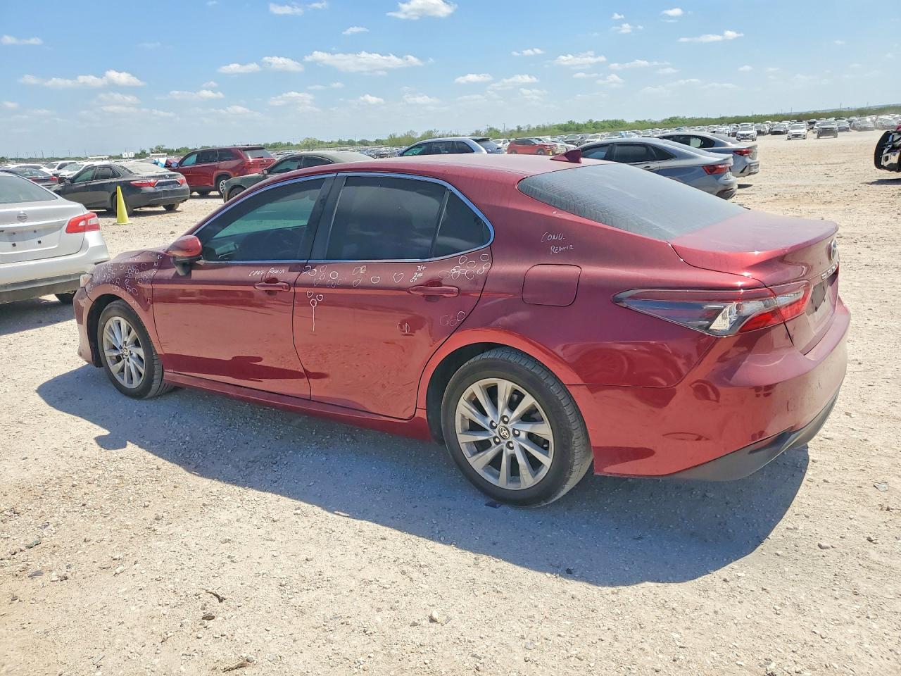 2022 TOYOTA CAMRY LE photo 4