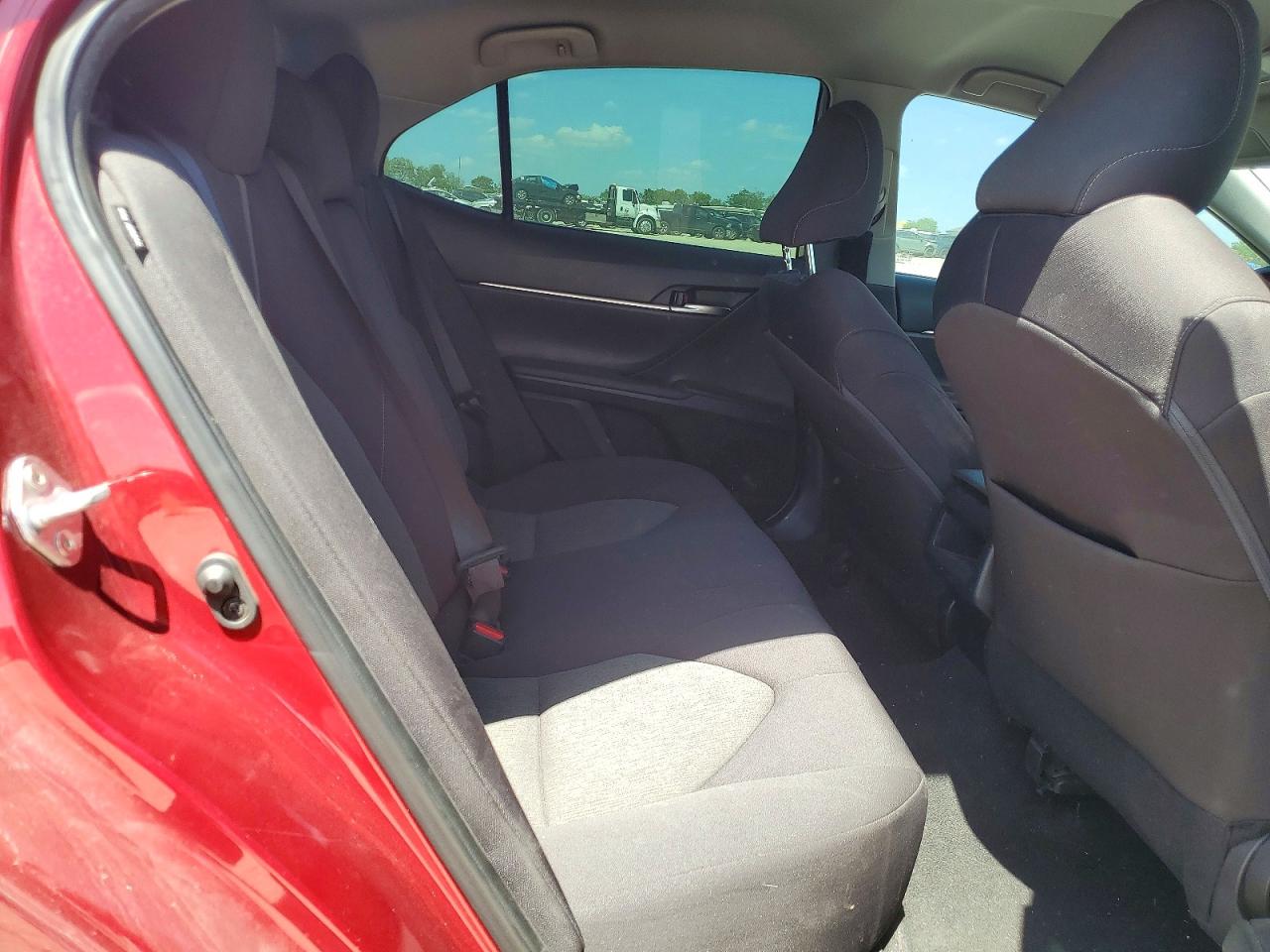 2022 TOYOTA CAMRY LE photo 28