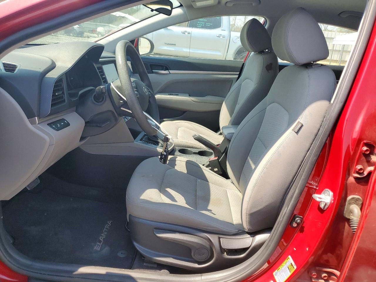 2020 HYUNDAI ELANTRA SEL photo 16