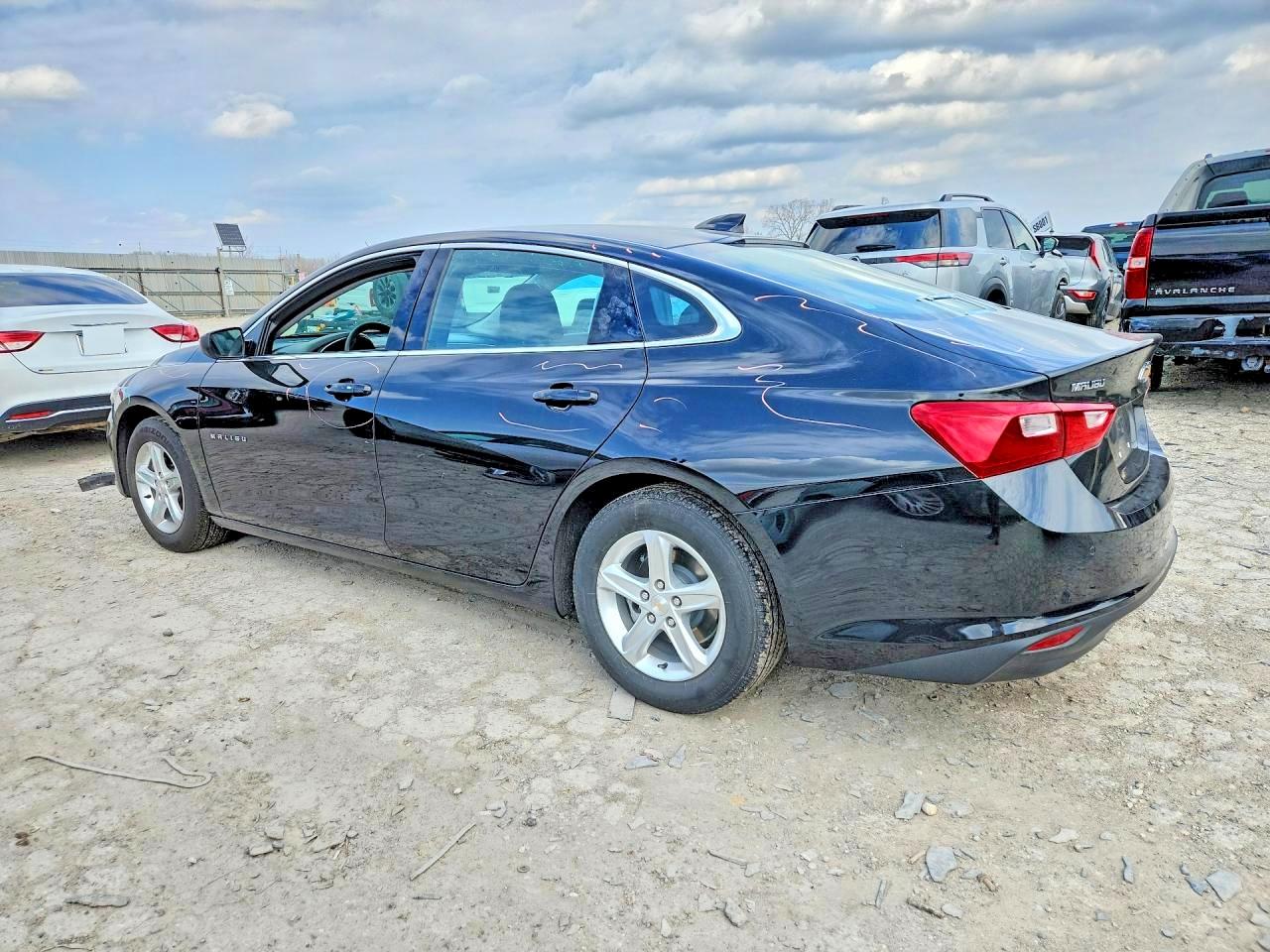 2024 CHEVROLET MALIBU LT photo 3