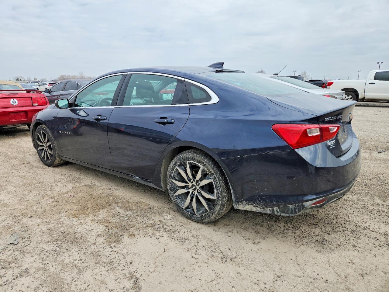 2016 CHEVROLET MALIBU LT photo 3