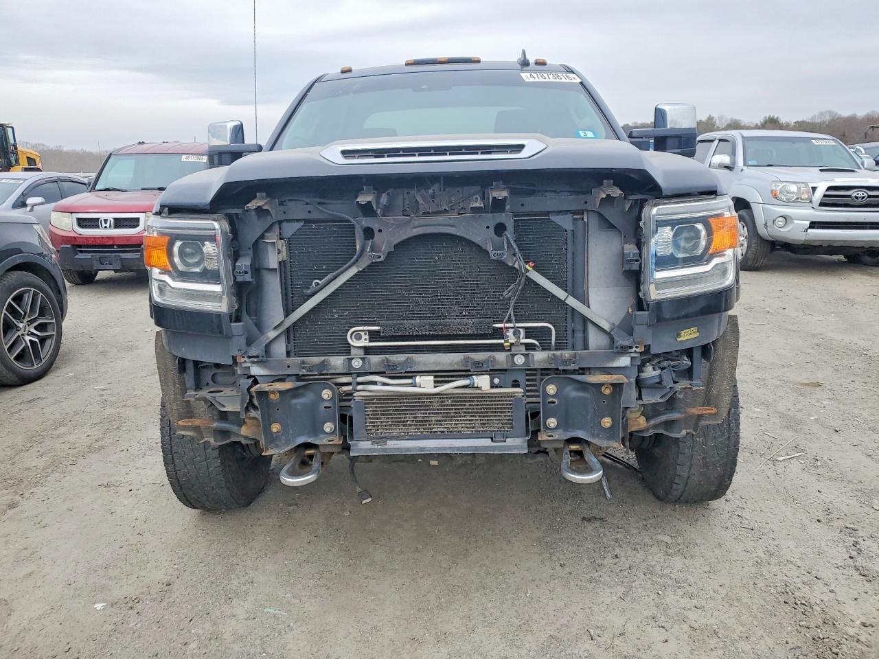 2017 GMC SIERRA K2500 DENALI photo 5