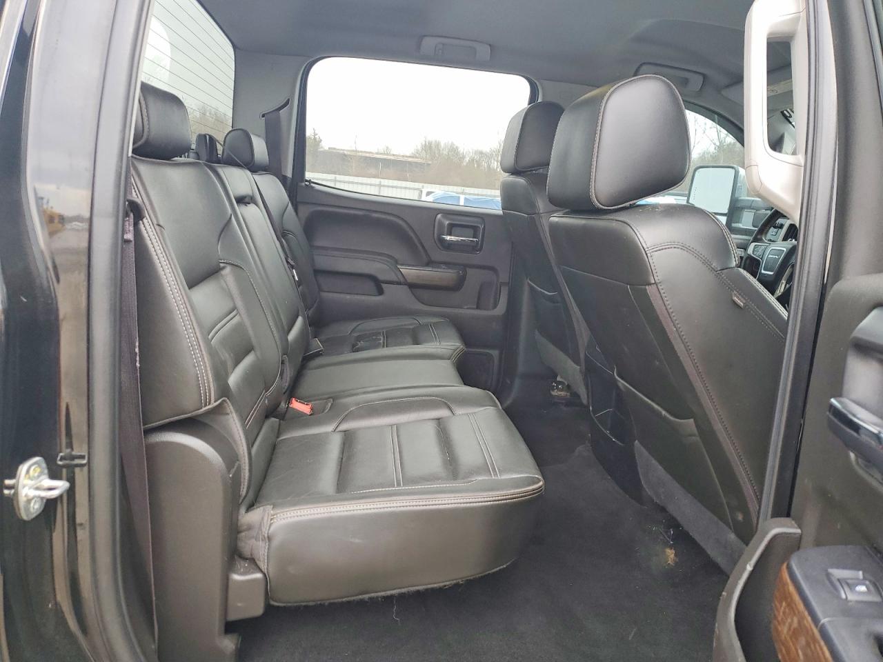 2017 GMC SIERRA K2500 DENALI photo 10