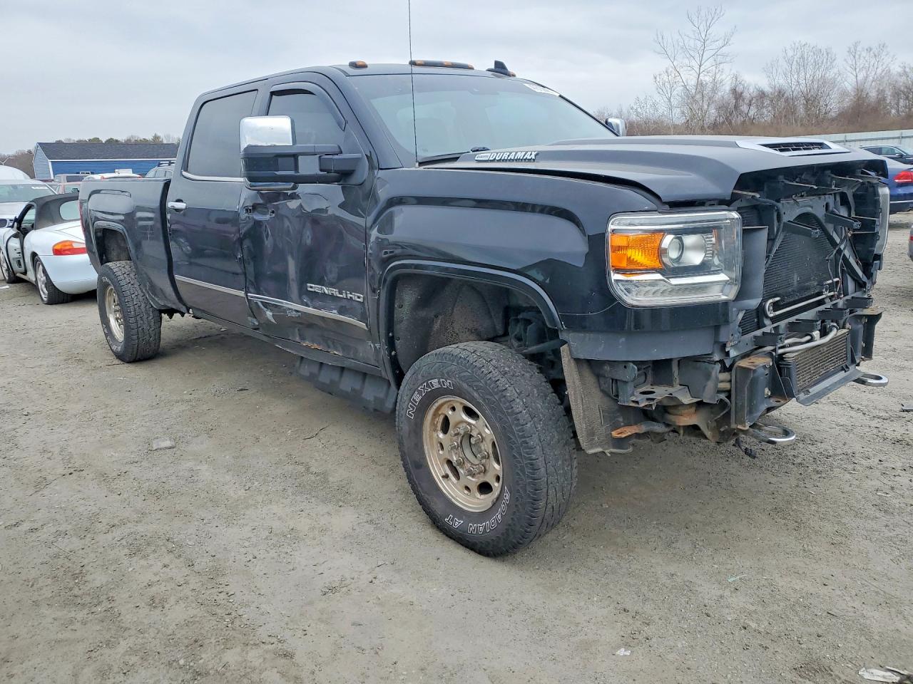 2017 GMC SIERRA K2500 DENALI photo 4
