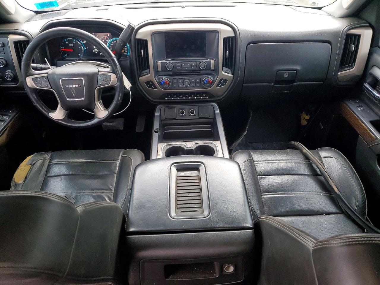 2017 GMC SIERRA K2500 DENALI photo 8