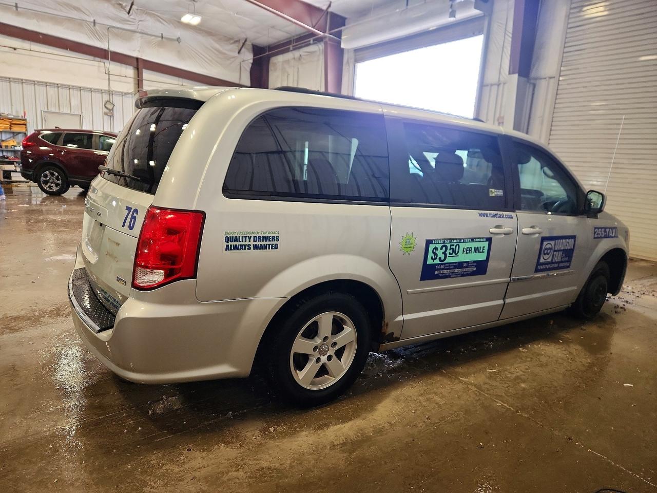 2012 DODGE GRAND CARAVAN SXT photo 5