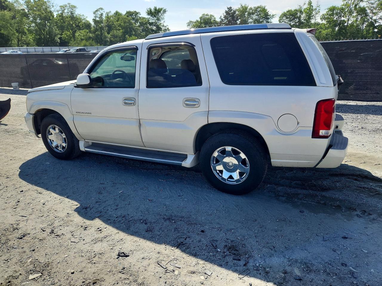 2004 CADILLAC ESCALADE LUXURY photo 2