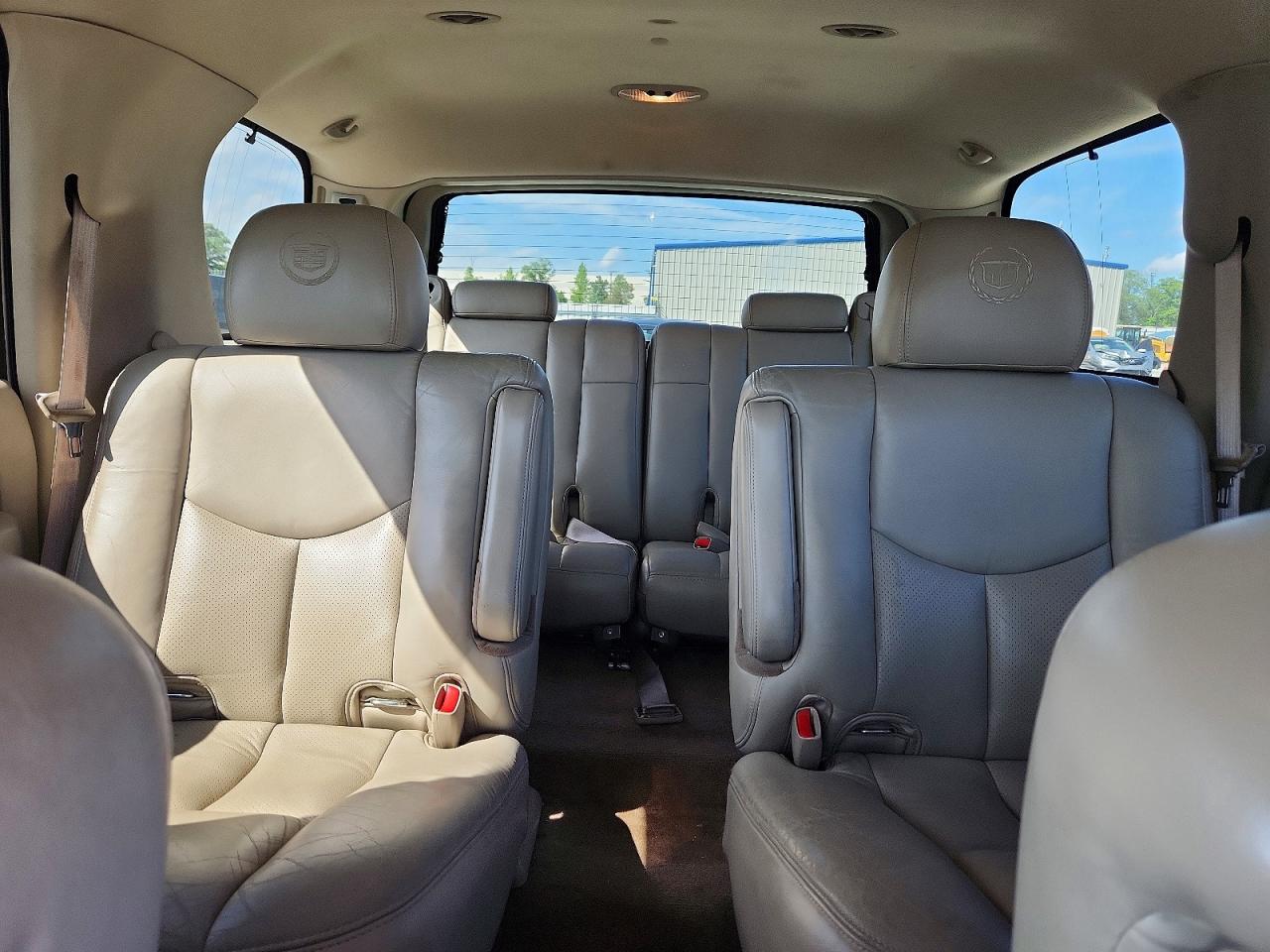 2004 CADILLAC ESCALADE LUXURY photo 10